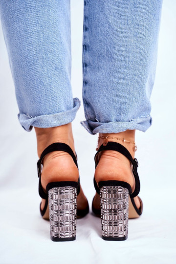 Moteriški sandalai ant kulno