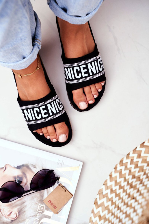 Šlepetės ant kamštinio pado su kubiniu cirkonio oksidu