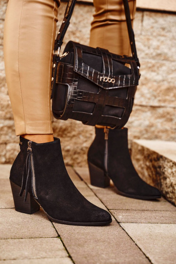 Moteriški batai ant kulno Zomšinės odos Big Star Black GG274362