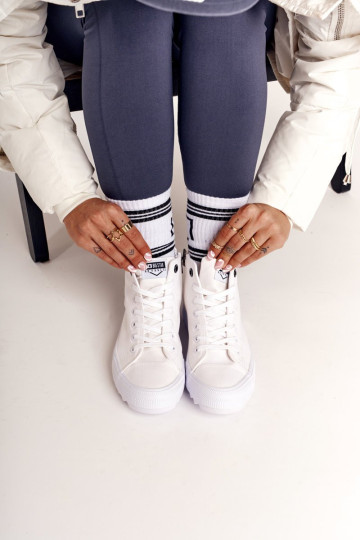 Moteriški sportbačiai ant storo pado BIG STAR FF274241 balti 2