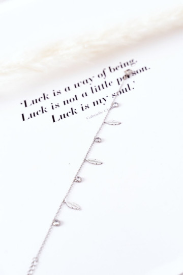 Apyrankė su plunksnomis ir kubiniu cirkonio sidabru