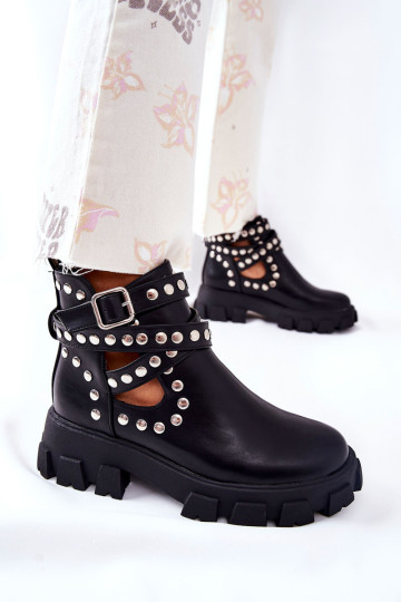 Darbuotojas su Kalnų krištolas ant platformos Juoda Vernelle 2