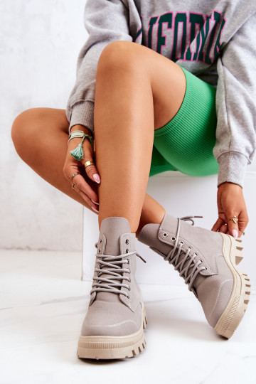 Zomšiniai surišti batai