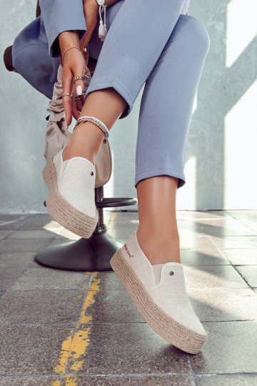 Moteriškos espadrilės ant platformos Cross Jeans JJ2R4014C smėlio spalvos