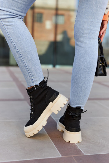 Moteriški batai šviesiai juodi Larina