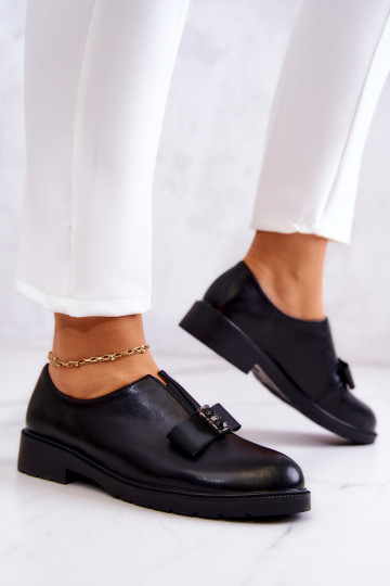 Moteriški brogai su puošmena juoda janelė