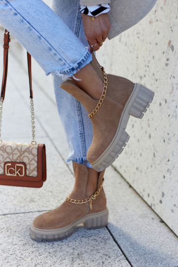 Madingi zomšiniai bateliai su supjaustytu kupranugariu „Pamiršk mane“. 2