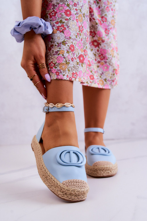 Odinės espadrilės su dekoratyvinėmis mėlynomis nėlėmis