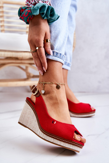 Patogūs moteriški sandalai su sagtimi raudonos spalvos talas