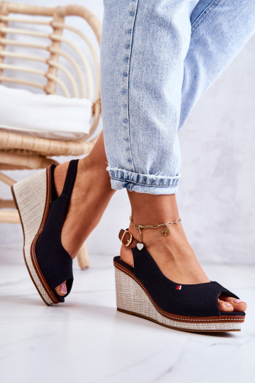 Patogūs moteriški sandalai su sagtimi Black Thallas 2