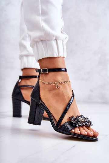 Moteriškos odinės basutės su kristalais Black Ramona