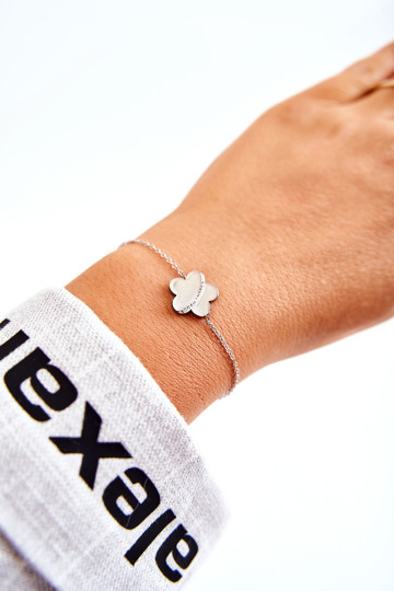 Apyrankė ant plonos grandinėlės su didele gėle