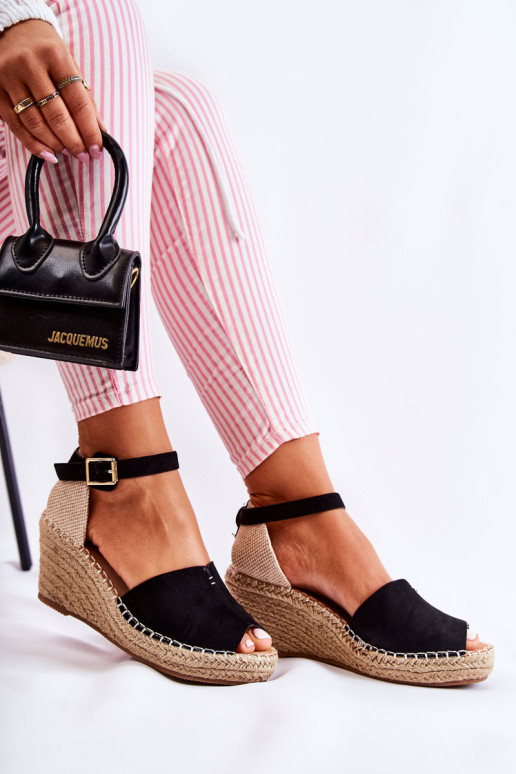 Patogūs moteriški sandalai ant Wedge Black Dellia