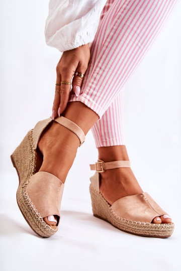 Patogūs moteriški sandalai ant pleišto Šviesiai rožinės spalvos Dellia