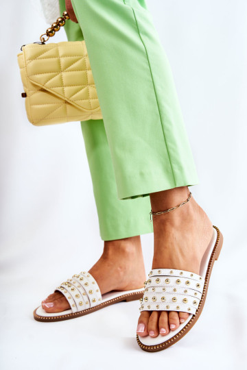 Moteriškos odinės šlepetės su dekoracija White Brien