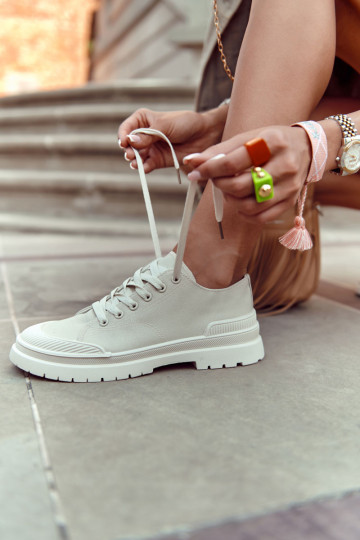 Moteriški sportbačiai šviesiai smėlio spalvos Parossa