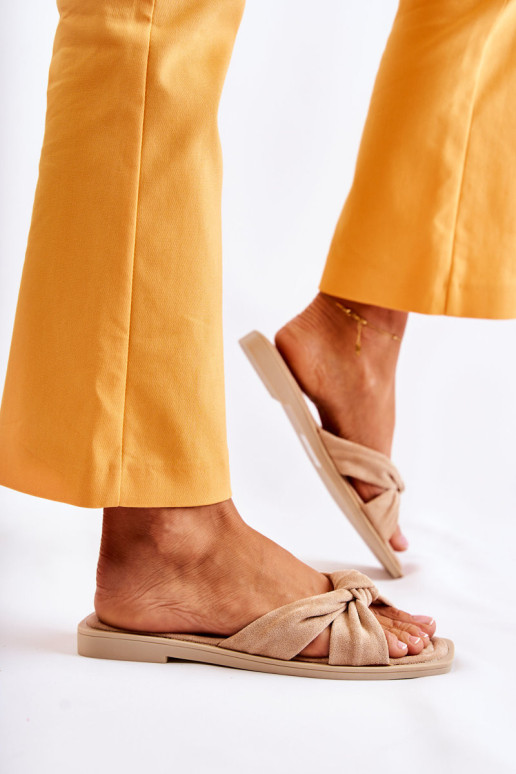 Moteriškos madingos zomšinės smėlio spalvos Lorrie šlepetės