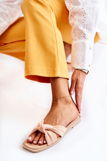 Moteriškos madingos zomšinės šlepetės Nude Lorrie