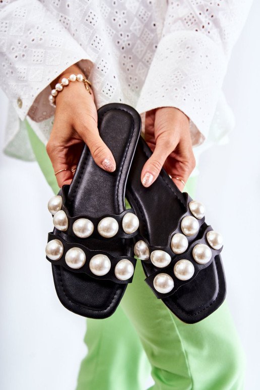 Moteriškos odinės šlepetės su dekoratyviniais perlais Black Lasello