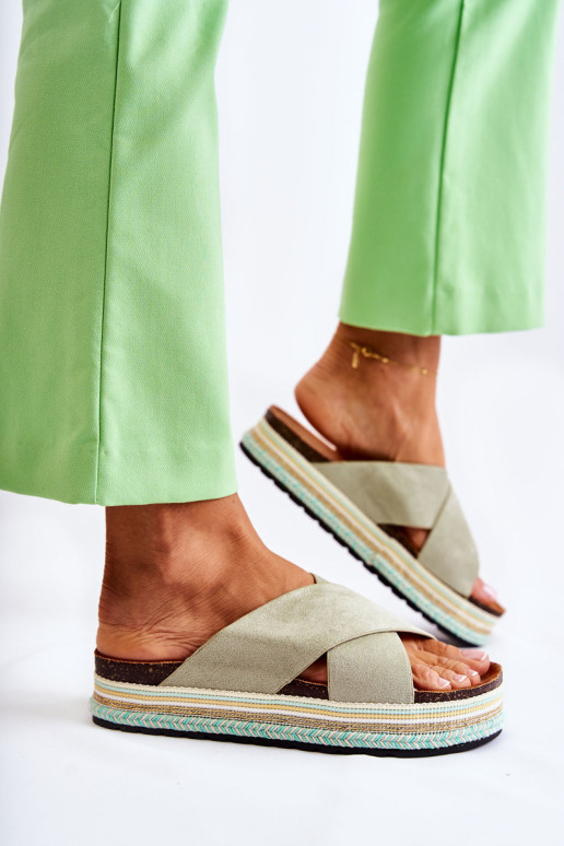 Moteriškos zomšinės šlepetės ant platformos žalia Neriko