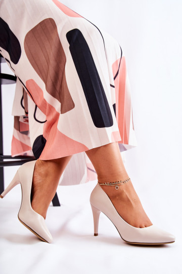 Klasikiniai odiniai stiletai šviesiai pilki stebuklingai