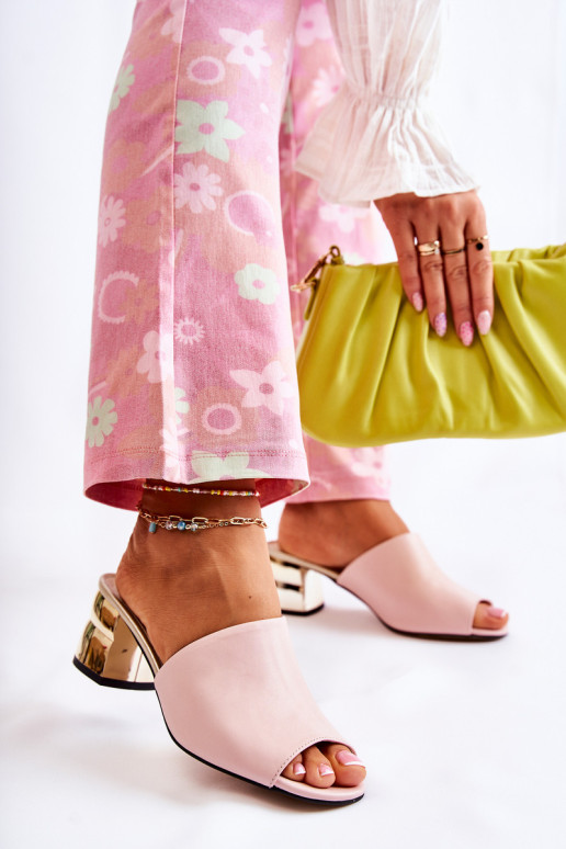 Odinės moteriškos šlepetės ant kulno Pink Perry