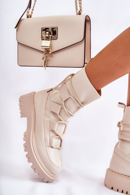 Moteriški batai su smėlio spalvos kojine