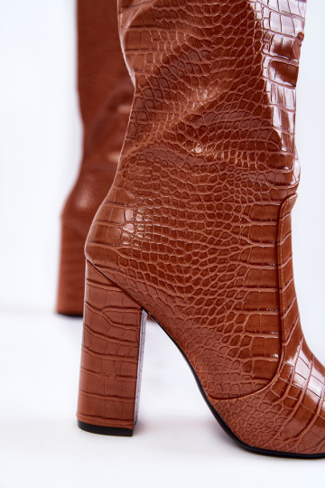 Madingi batai ant baro Camel Constancy