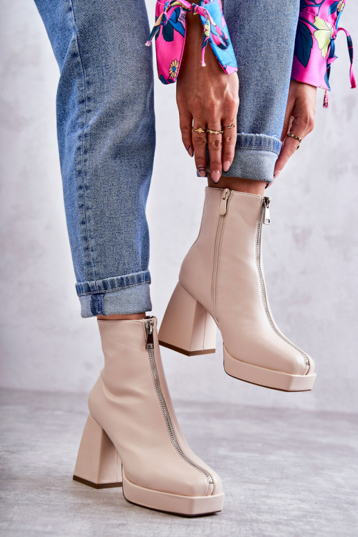 Moteriški batai ant storų kulnų su užtrauktuku smėlio spalvos Carrera