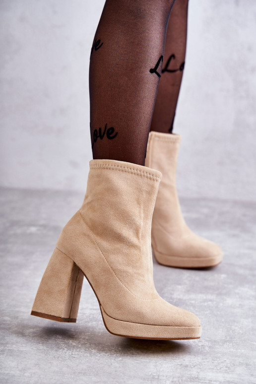 Moteriški zomšiniai batai ant aukšto kulno Ramira smėlio spalvos