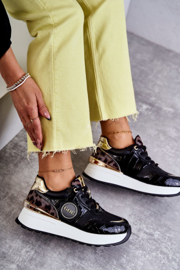 Moteriški sportiniai batai ant pleišto GOE KK2N4085 juodi 2