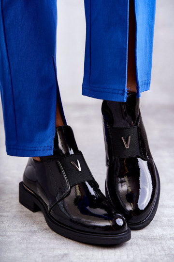 Lakuoti batai su išpjovomis ant plokščio kulno Black Eunice 2