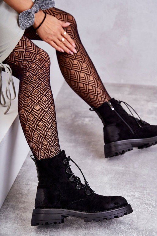 Moteriški šilti zomšiniai batai su briaunuota juoda Helia