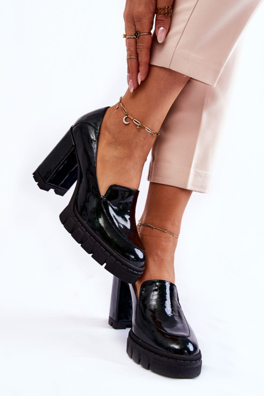 Madingi lakuoti aukštakulniai ant didžiulės platformos Green Margott