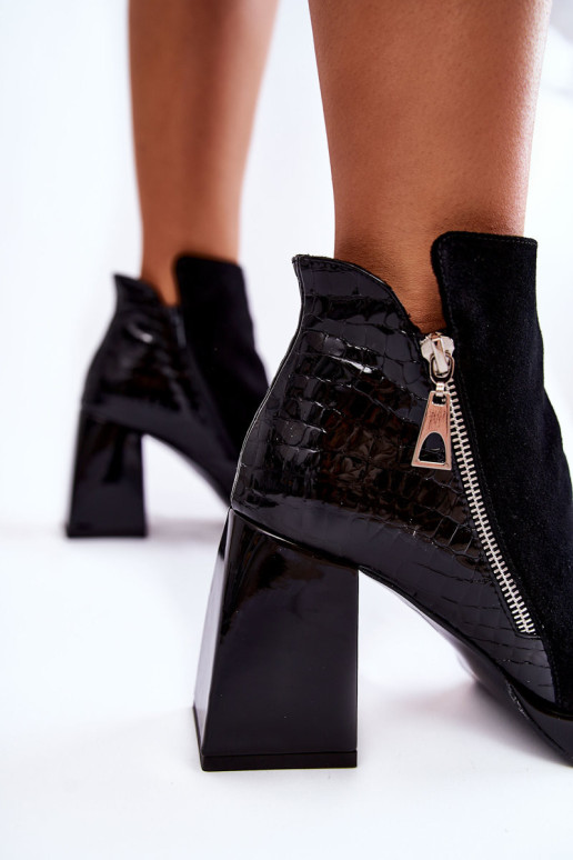 Zomšiniai batai ant aukšto kulno