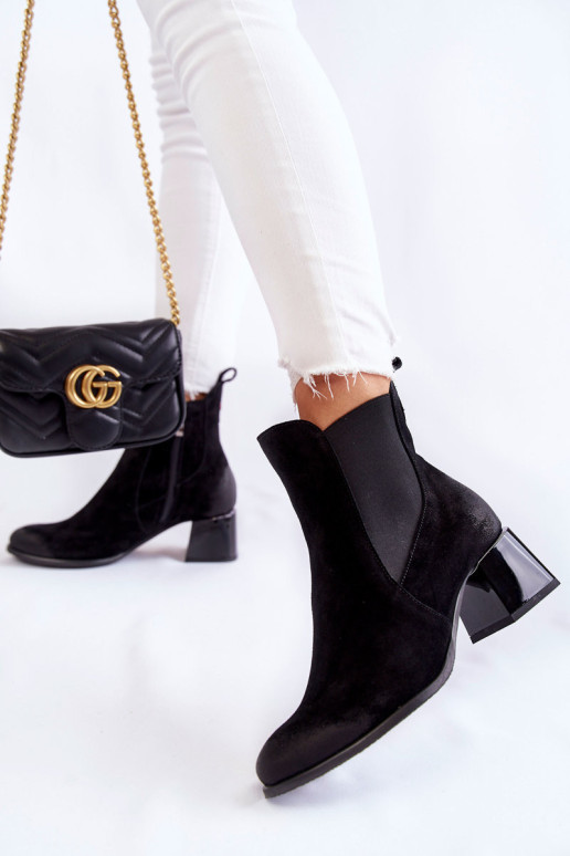 Moteriški zomšiniai batai ant kulno Black Berit