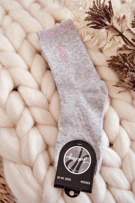 Moteriškos sportinės kojinės vertikaliai su užrašu sportinė pilka