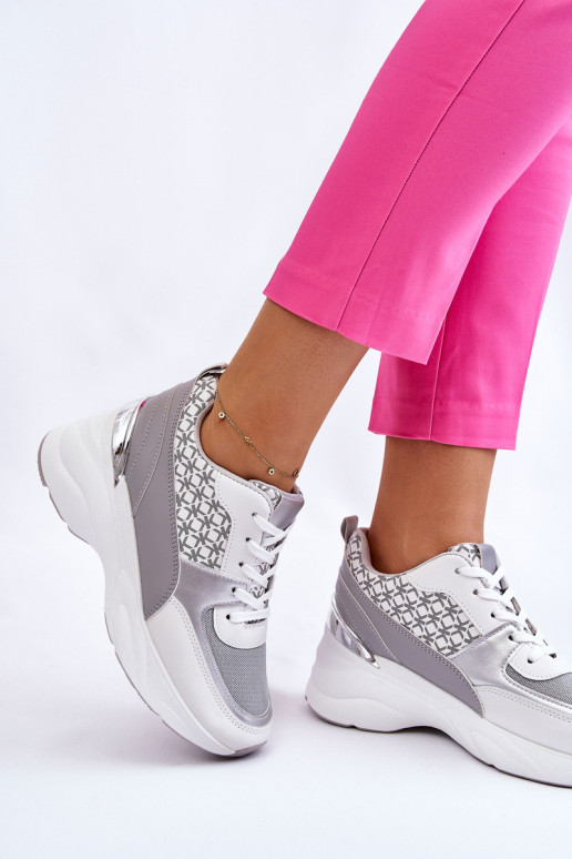 Moteriški sportiniai bateliai ant platformos...