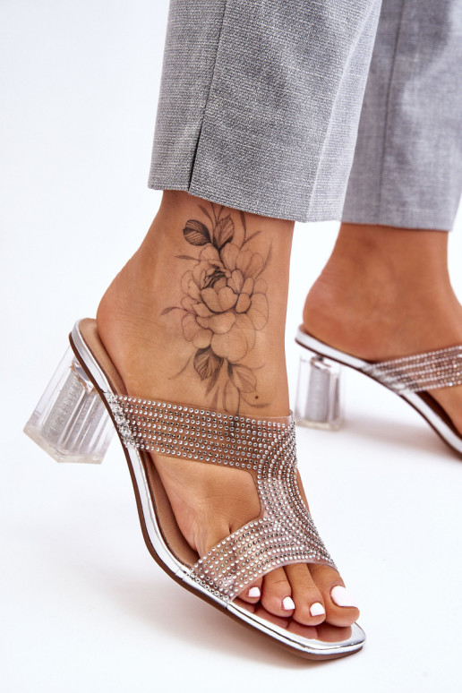 Sandalai su kulnais su cirkonio sidabro spalvos...