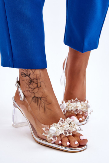 Madingi permatomi sandalai su ornamentais Silver Carmelo