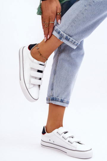 Moteriški sportbačiai su lipdukais Big Star LL274A207 balti