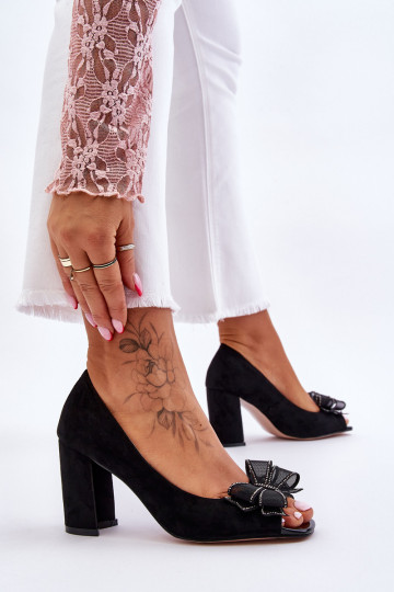 Klasikiniai zomšiniai lanko aukštakulniai, juodi