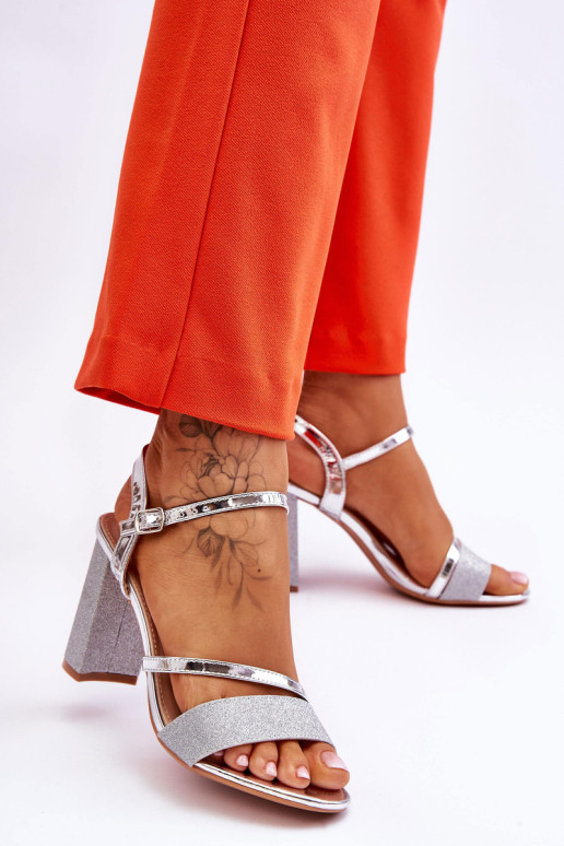 Blizgūs aukštakulniai sandalai Sidabrinės...