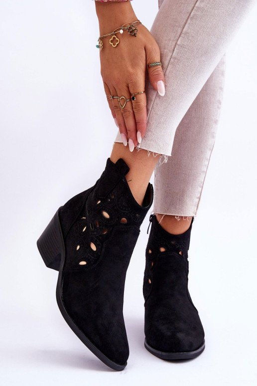 Moteriški zomšiniai ažūriniai kaubojiški batai Black Daxon