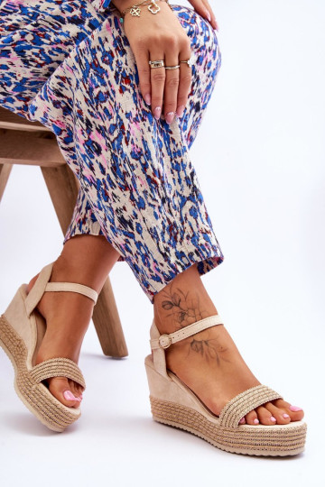 Klasikiniai moteriški sandalai su pleištiniais smėlio spalvos Malmo