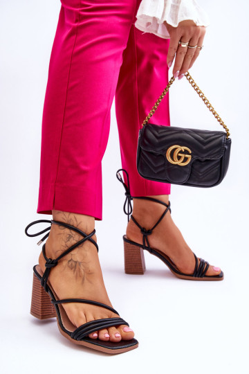 Moteriški sandalai ant kulno juodi Seyna 2