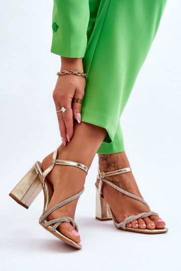 Eko odos sandalai su kalnų krištolais Auksiniai kulnai... 2