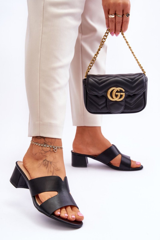 Klasikiniai žemakulniai sandalai Black Miley