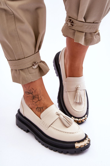 Klasikiniai zomšiniai loaferiai su Violet Monaro puošmena 2