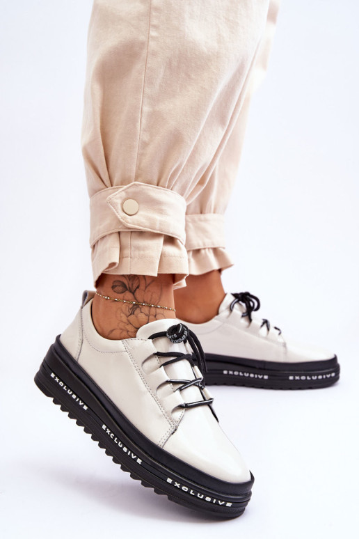 Lakinės odos sportbačiai smėlio spalvos Chantal